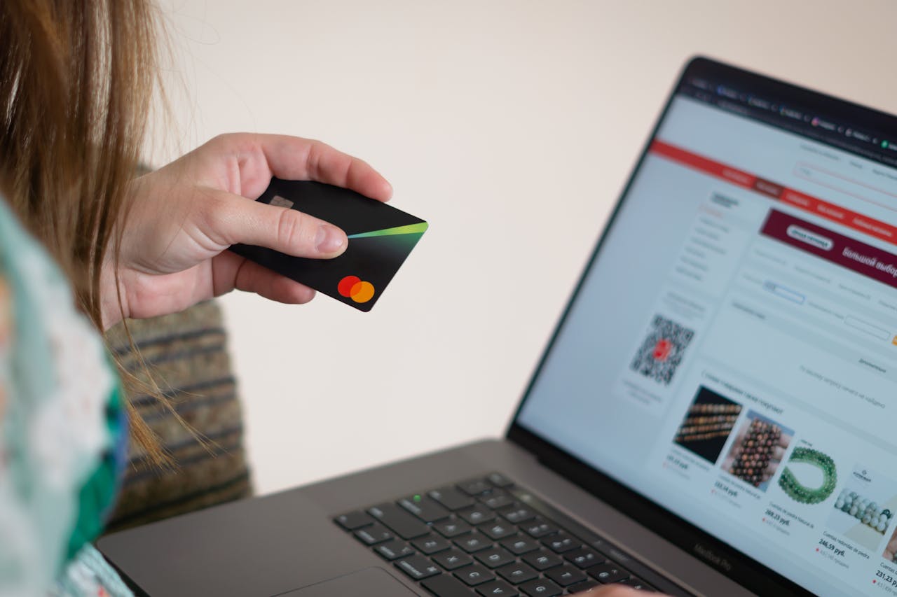 Online Credit Card Security: How to Use Your Credit Card Safely